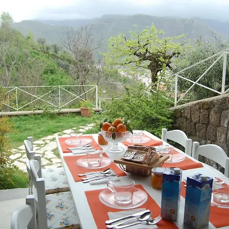 Monticelli Mansion Szálloda 3*